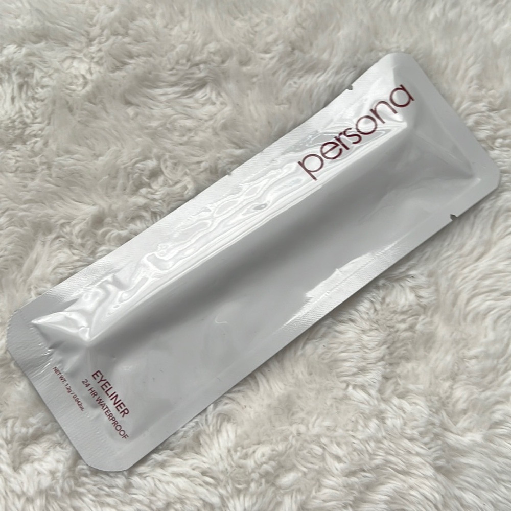 Persona eyeliner